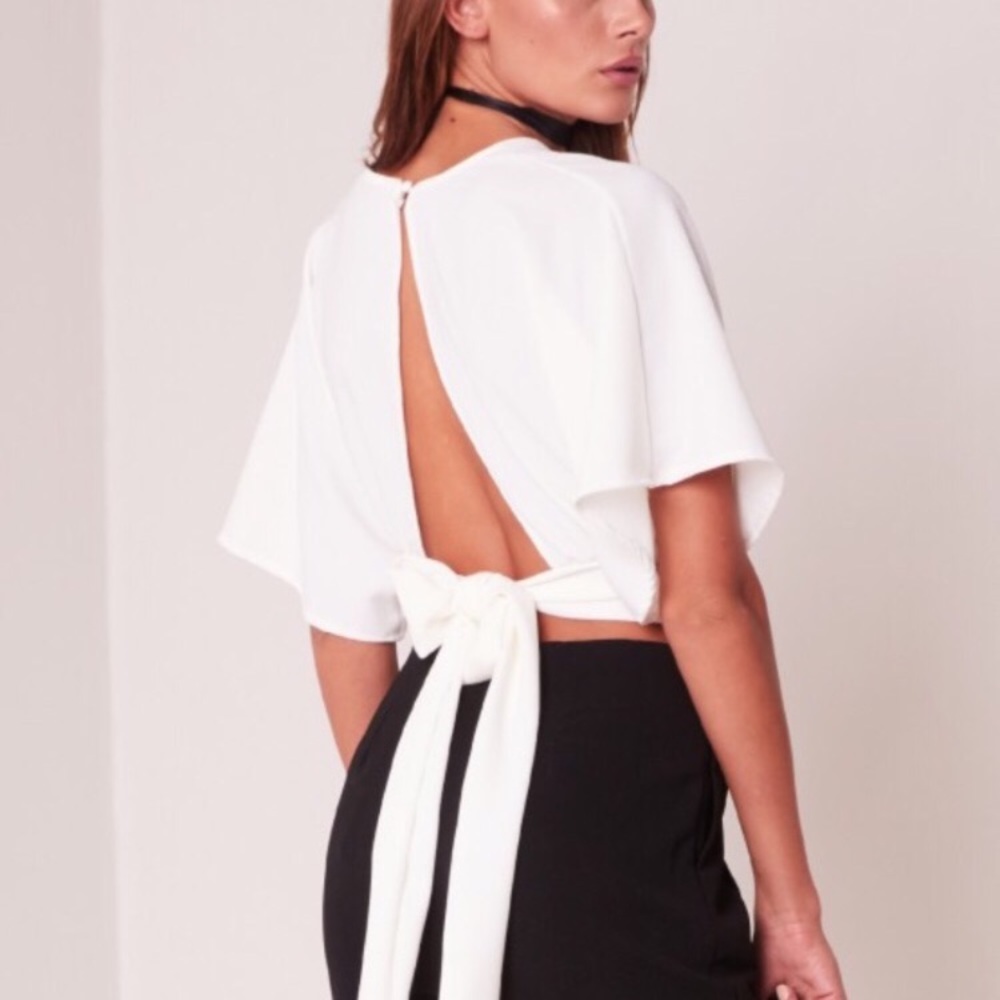 Bethany Black Batwing Cropped Tie Back Top. NWT